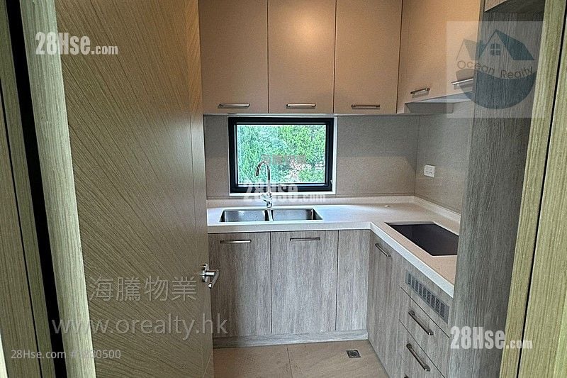 Clear Water Bay Village House Rental 3 Bedrooms , 2 Bathrooms 700 ft²