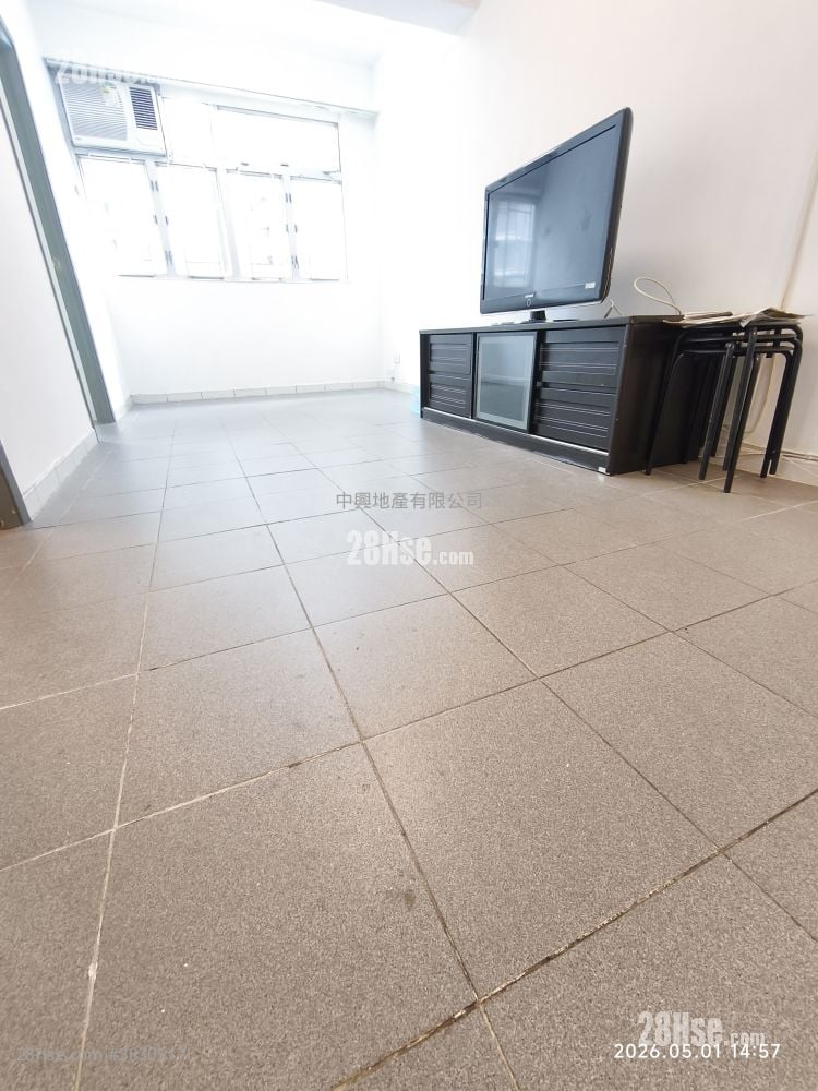 Garden Building Rental 2 Bedrooms , 1 Bathroom 429 ft²