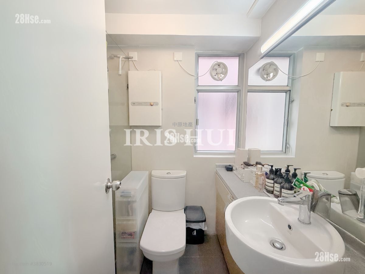 The Pinnacle Sell 2 Bedrooms 564 ft²