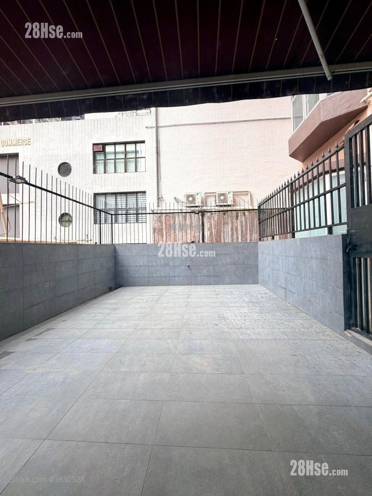 Valiant Court Rental 1 Bedroom , 1 Bathroom 307 ft²