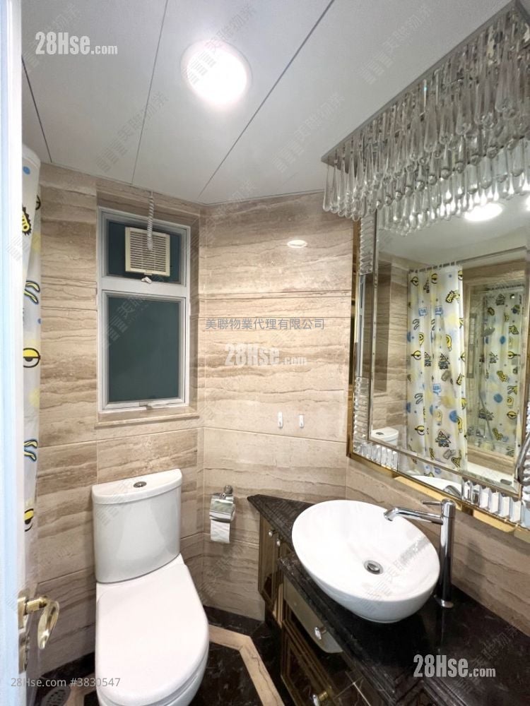 Hemera Sell 3 Bedrooms 746 ft²
