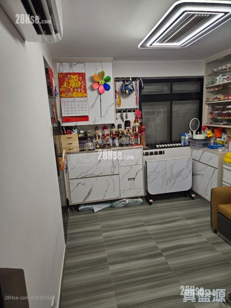Tseung Kwan O Village Sell 2 Bedrooms , 1 Bathroom 350 ft²
