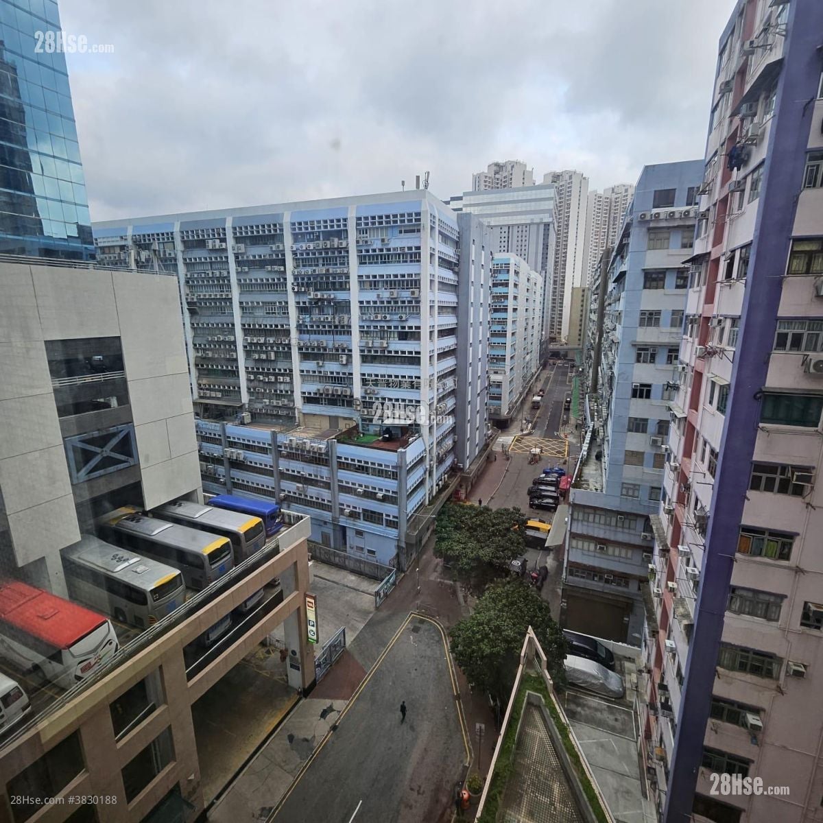 Sunshine Plaza Sell 3 Bedrooms , 2 Bathrooms 433 ft²