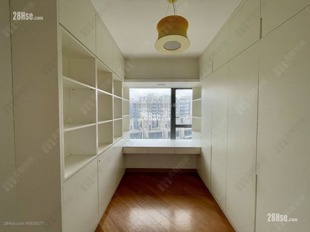 Providence Peak Sell 4 Bedrooms 1,559 ft²