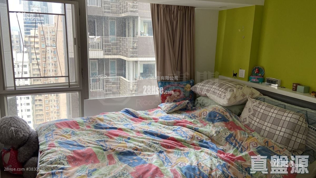 Hilary Court Sell 3 Bedrooms , 2 Bathrooms 659 ft²