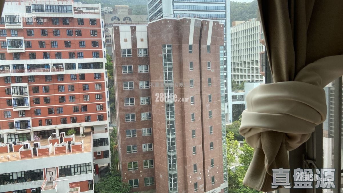 Hilary Court Sell 3 Bedrooms , 2 Bathrooms 659 ft²