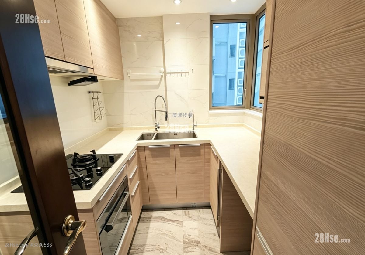 Mayfair By The Sea Rental 3 Bedrooms 886 ft²