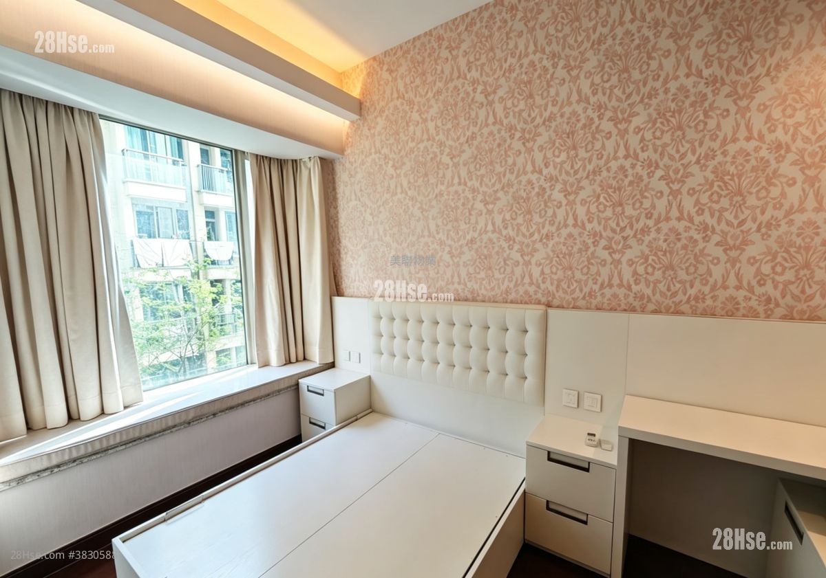 Mayfair By The Sea Rental 3 Bedrooms 886 ft²