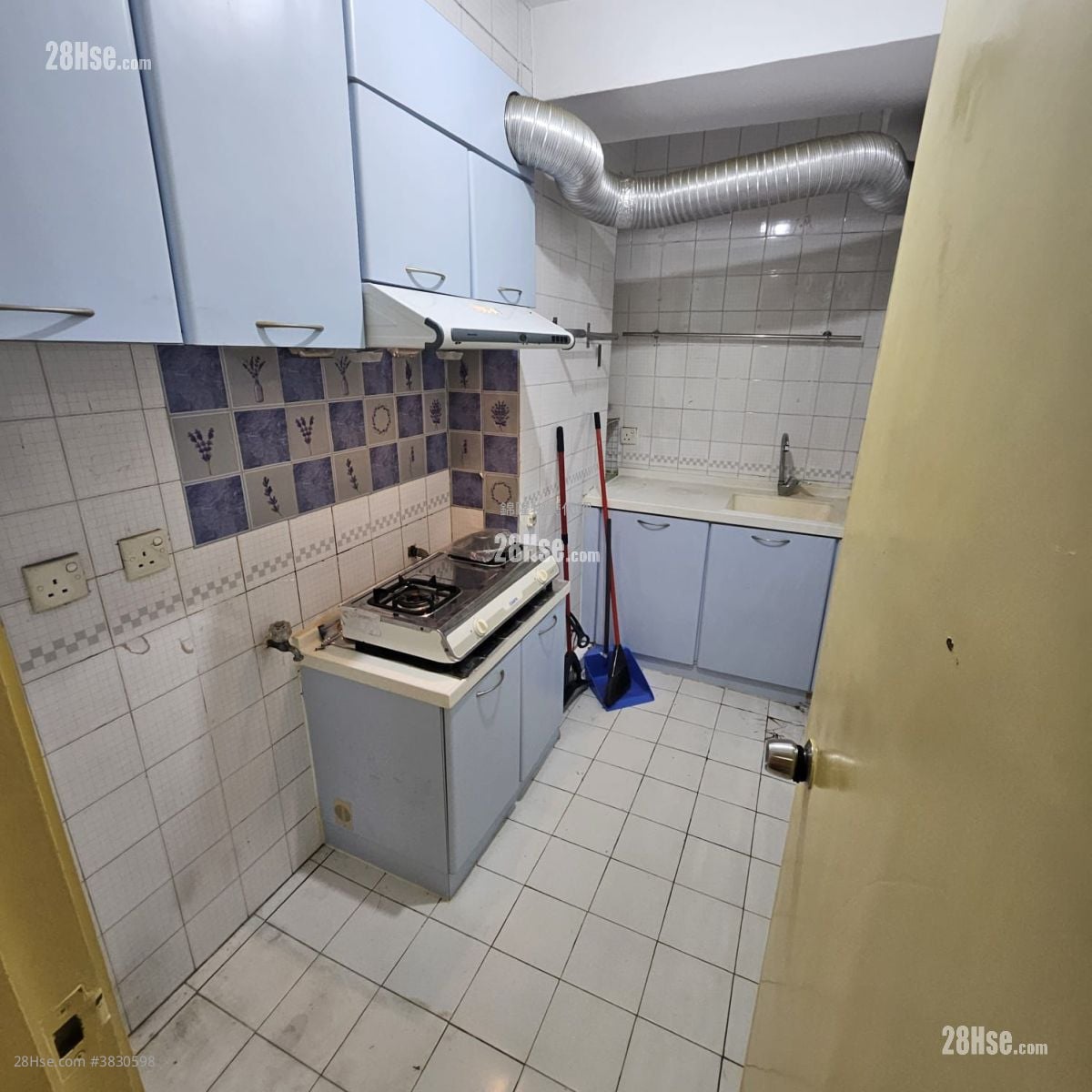 Sunshine Plaza Sell 2 Bedrooms , 2 Bathrooms 433 ft²