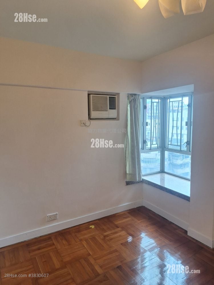 Welland Plaza Sell 2 Bedrooms , 2 Bathrooms 348 ft²