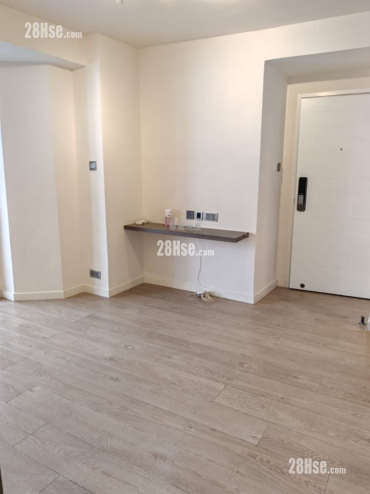 Valiant Court Rental 1 Bedroom , 1 Bathroom 307 ft²
