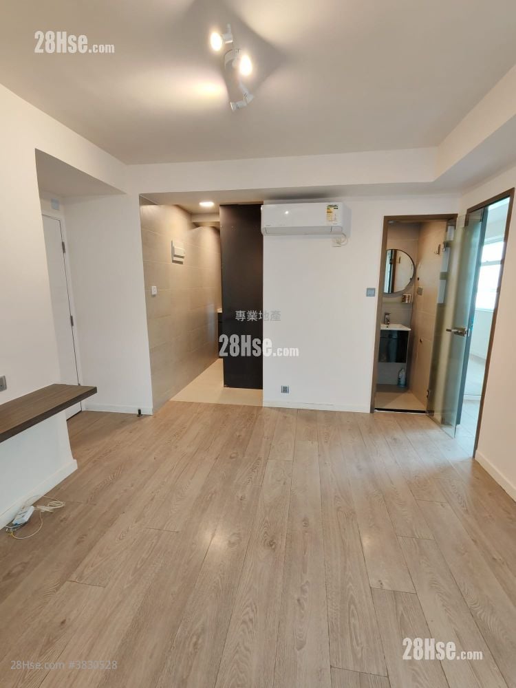 Valiant Court Rental 1 Bedroom , 1 Bathroom 307 ft²