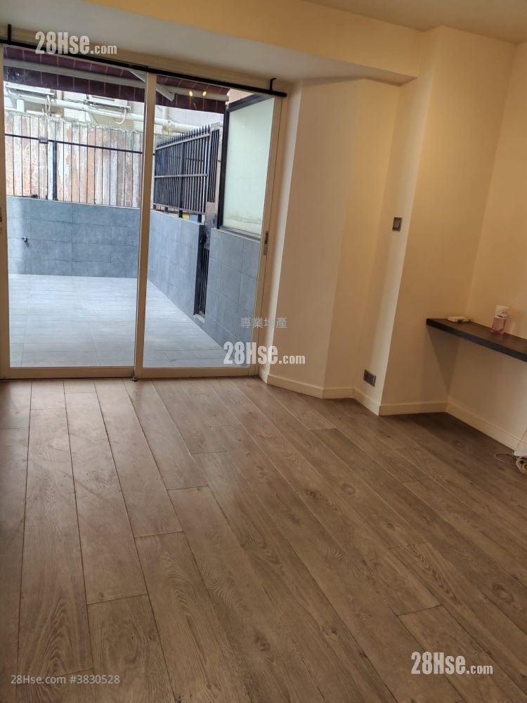 Valiant Court Rental 1 Bedroom , 1 Bathroom 307 ft²