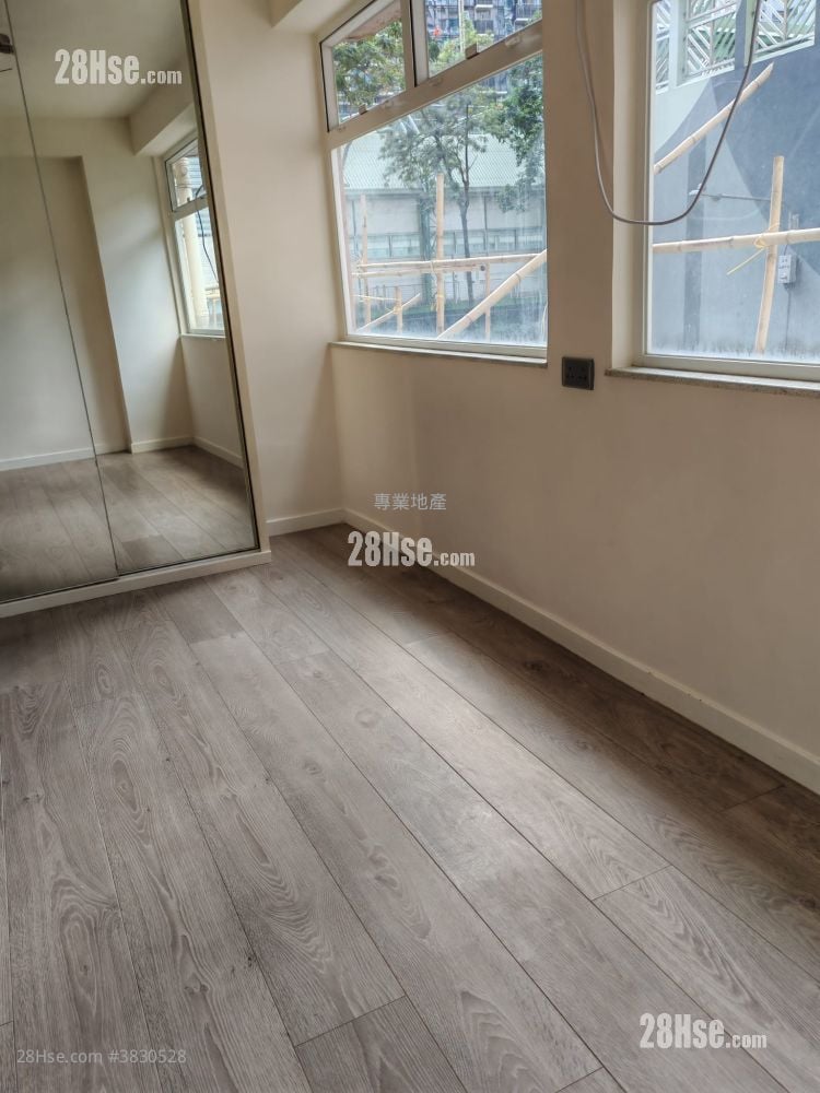Valiant Court Rental 1 Bedroom , 1 Bathroom 307 ft²