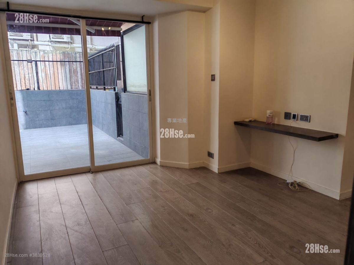 Valiant Court Rental 1 Bedroom , 1 Bathroom 307 ft²