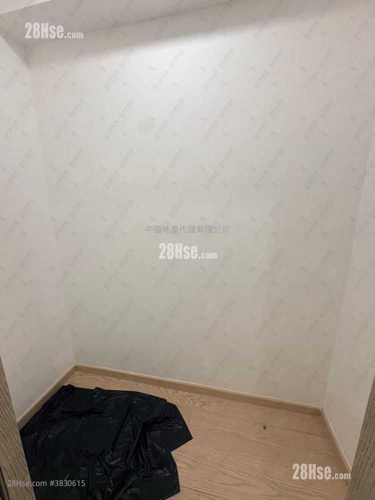Sea To Sky Sell 3 Bedrooms 753 ft²