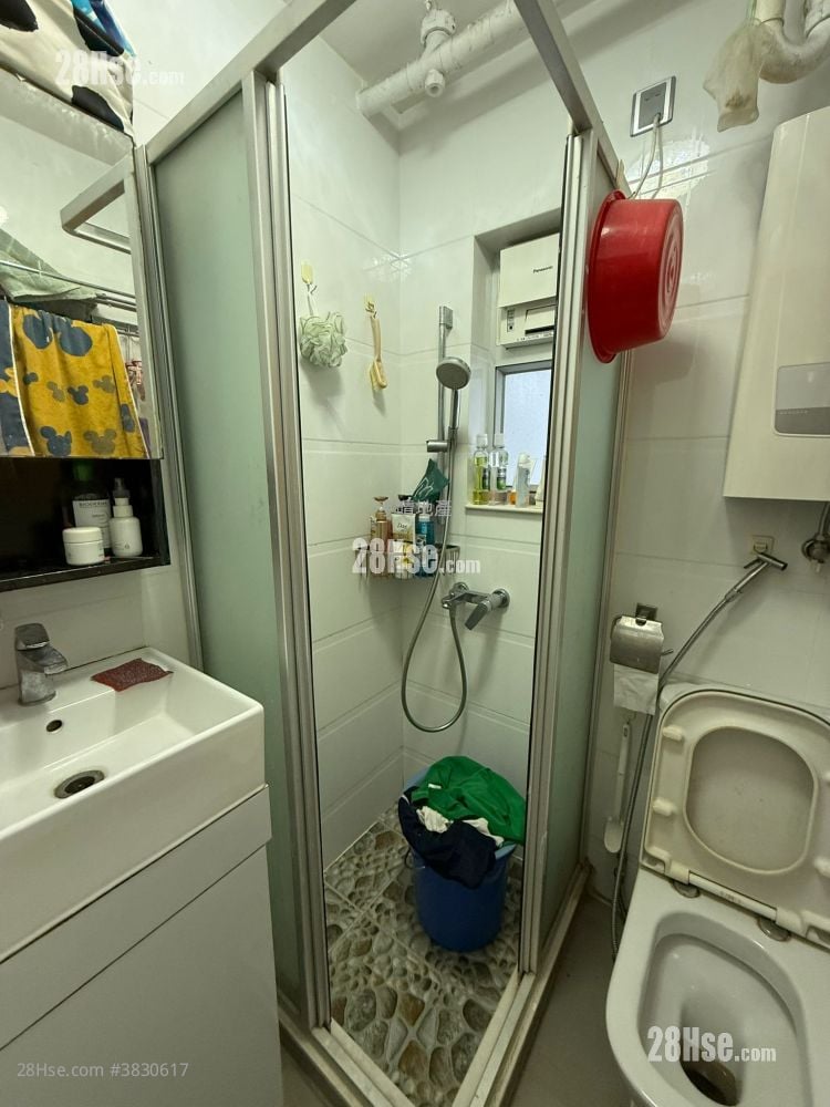 Nam Chong Estate Sell 2 Bedrooms , 1 Bathroom 377 ft²