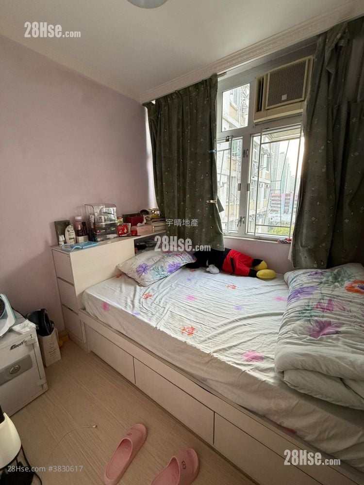 Nam Chong Estate Sell 2 Bedrooms , 1 Bathroom 377 ft²