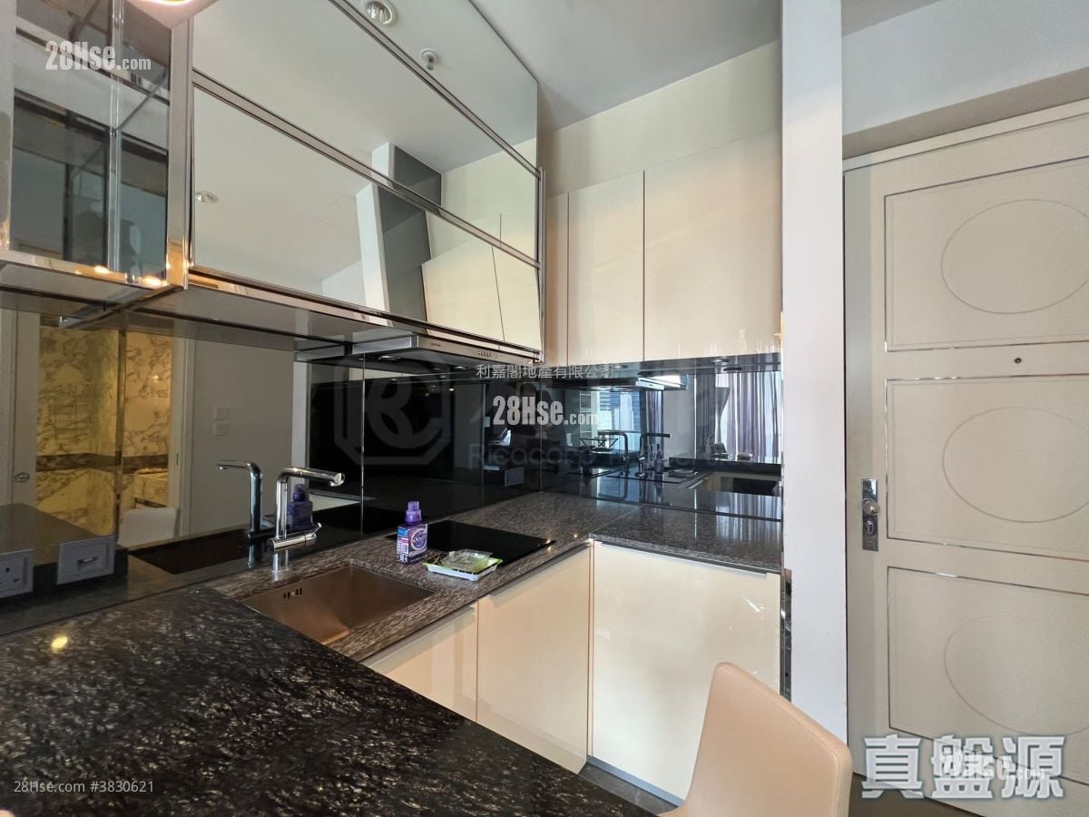 The Pierre Sell 1 Bedroom 305 ft²