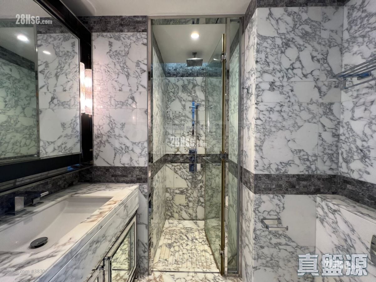 The Pierre Sell 1 Bedroom 305 ft²