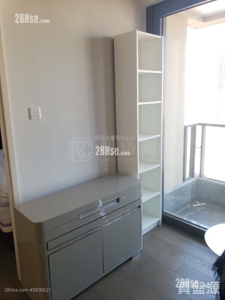 The Pierre Sell 1 Bedroom 305 ft²