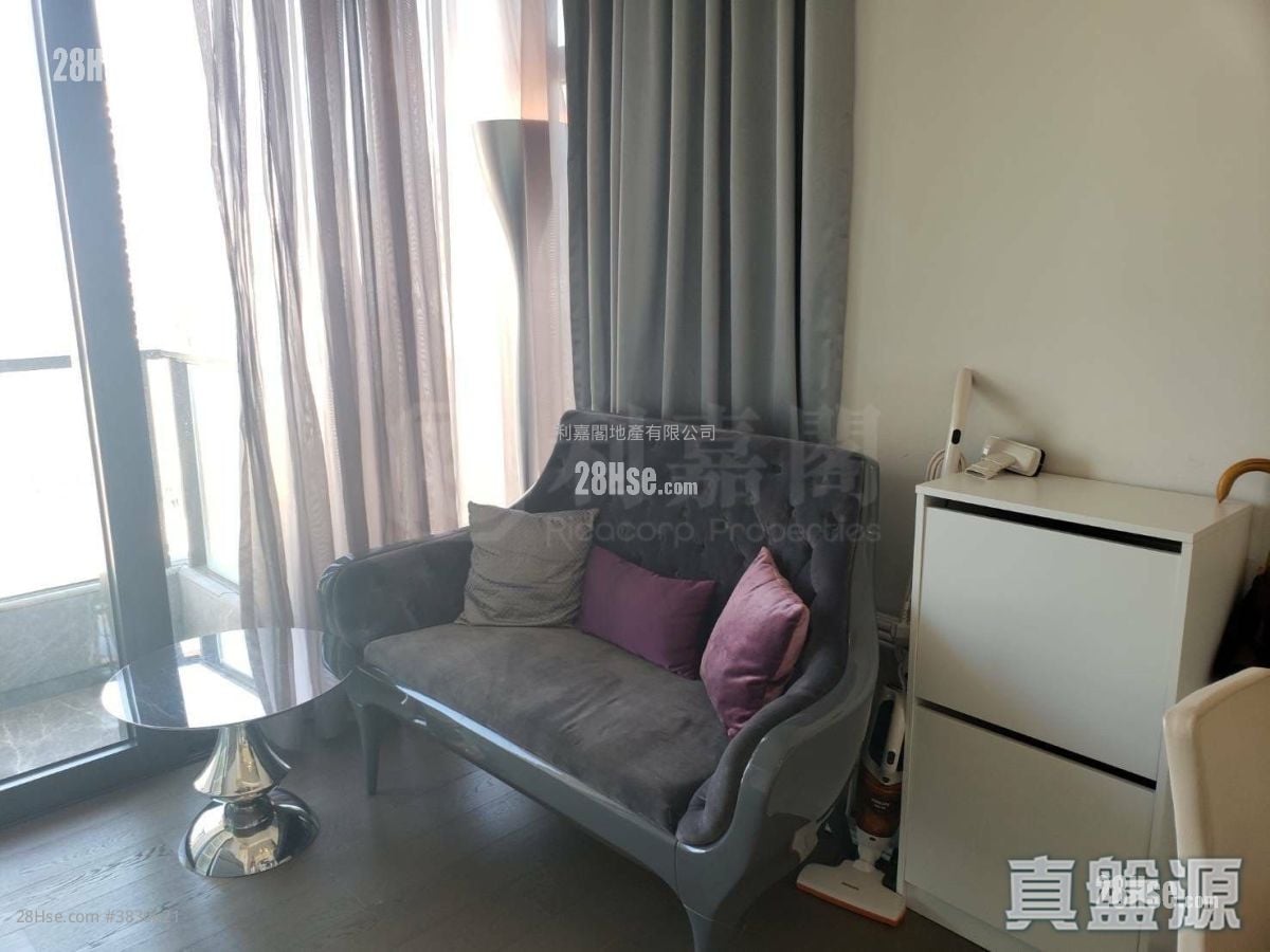 The Pierre Sell 1 Bedroom 305 ft²