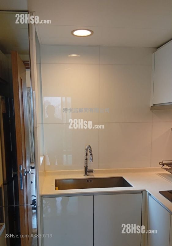 Century Gateway Rental 498 ft²