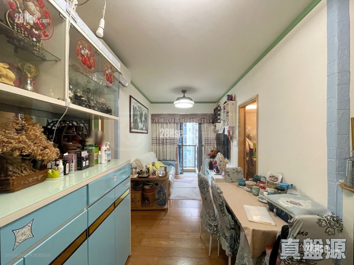 The Papillons Sell 2 Bedrooms , 1 Bathroom 529 ft²
