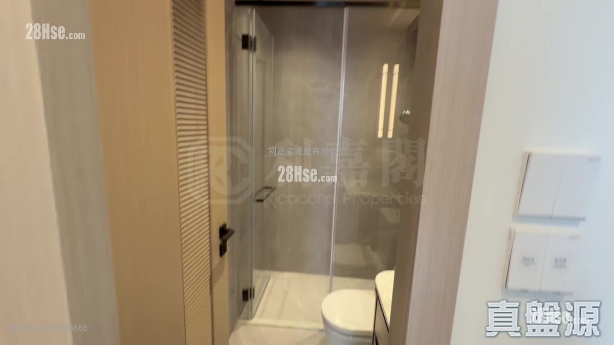Grand Seasons Rental 330 ft²