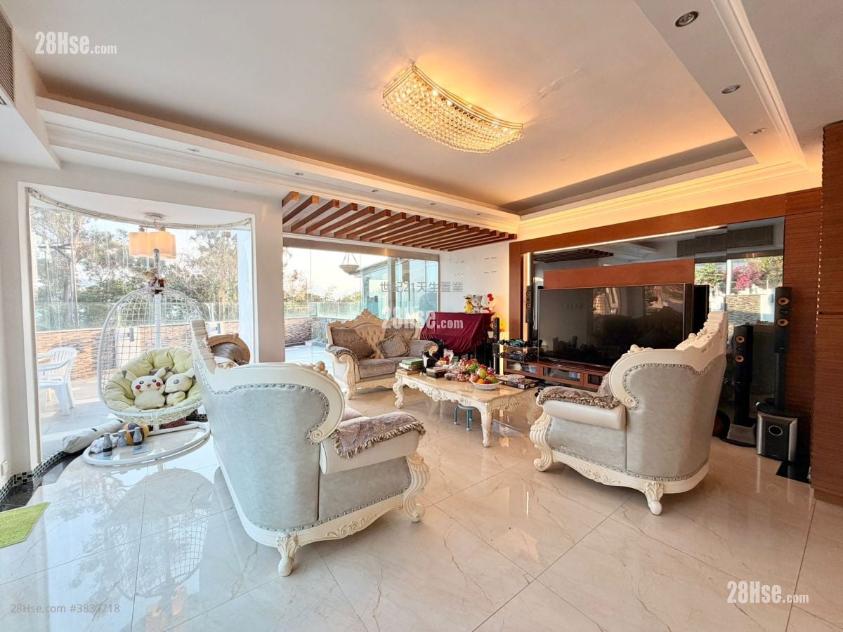 The Castle Bay Sell 4 Bedrooms , 3 Bathrooms 1,371 ft²