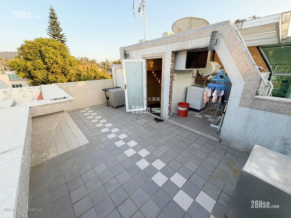 The Castle Bay Sell 4 Bedrooms , 3 Bathrooms 1,371 ft²