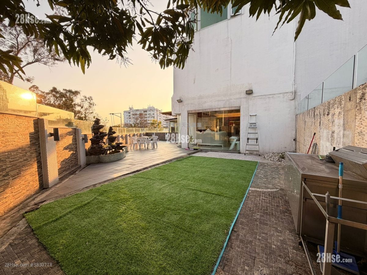 The Castle Bay Sell 4 Bedrooms , 3 Bathrooms 1,371 ft²