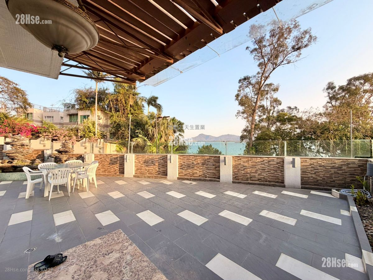 The Castle Bay Sell 4 Bedrooms , 3 Bathrooms 1,371 ft²