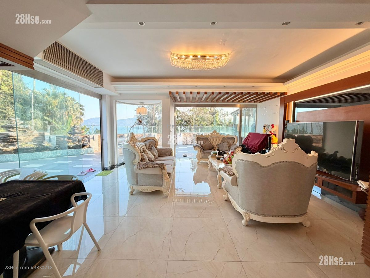 The Castle Bay Sell 4 Bedrooms , 3 Bathrooms 1,371 ft²