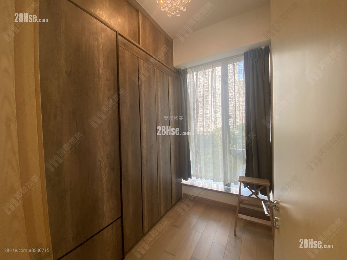 The Parkside Rental 3 Bedrooms , 2 Bathrooms 694 ft²