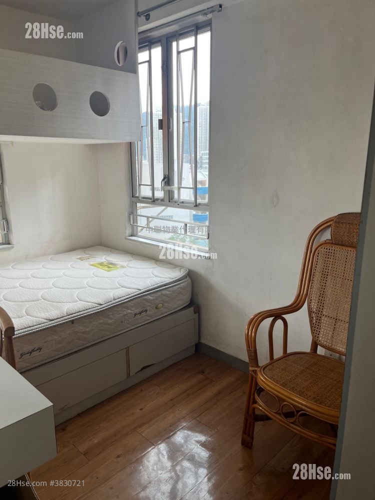 Yue Tin Court Sell 3 Bedrooms , 1 Bathroom 548 ft²
