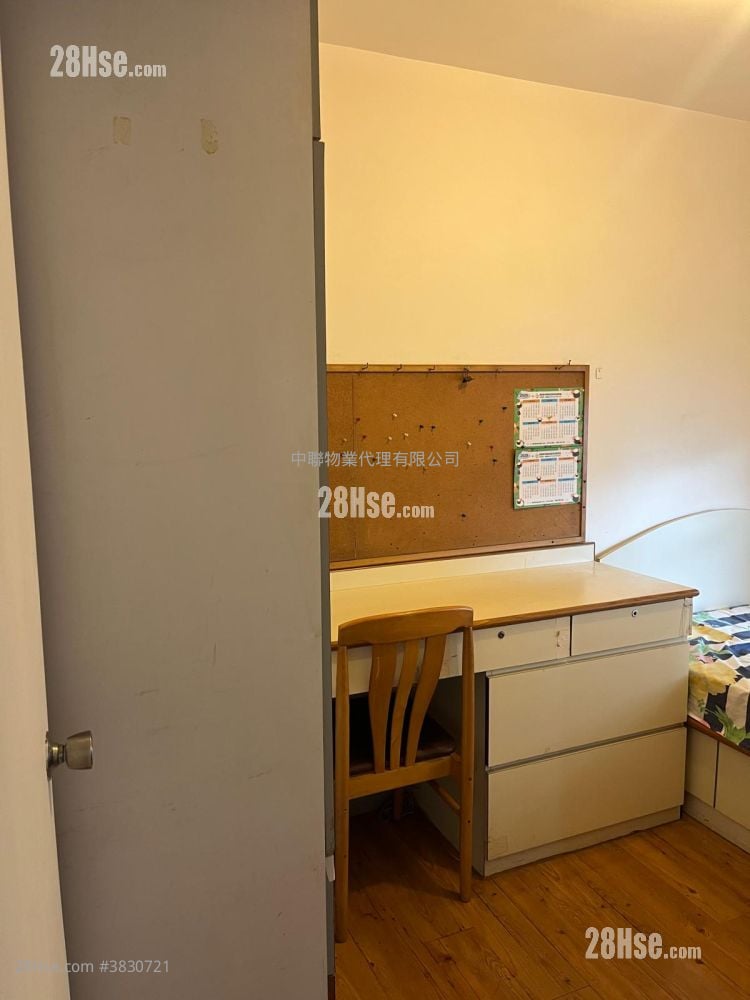 Yue Tin Court Sell 3 Bedrooms , 1 Bathroom 548 ft²