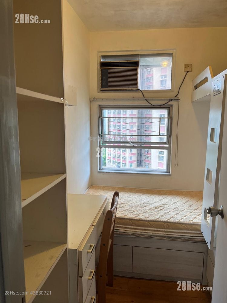 Yue Tin Court Sell 3 Bedrooms , 1 Bathroom 548 ft²