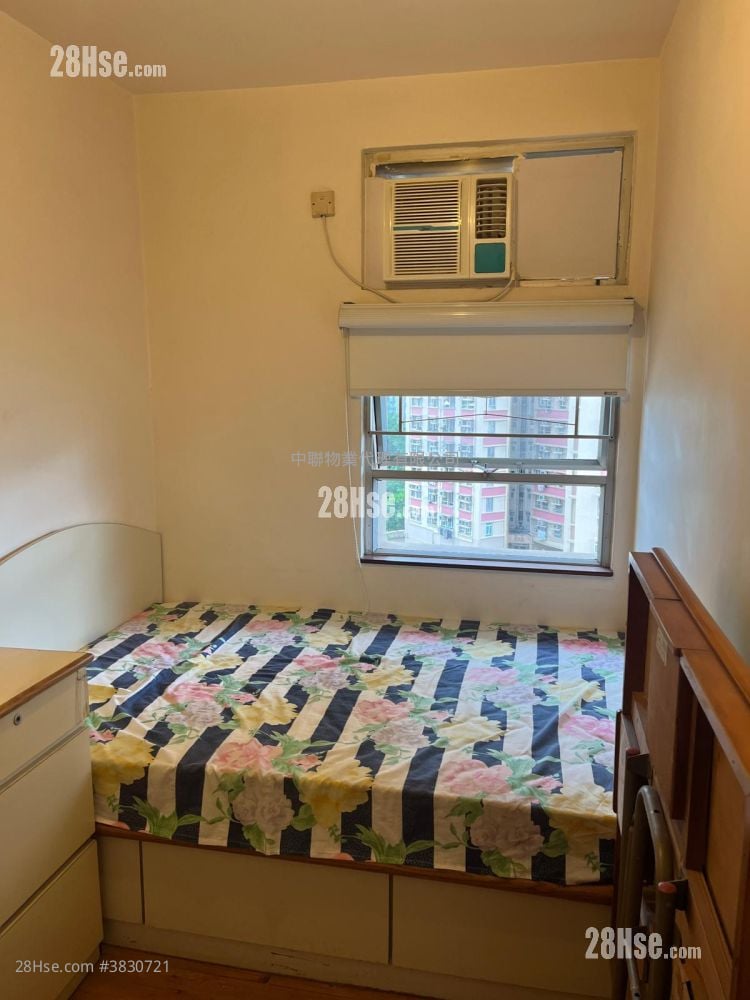 Yue Tin Court Sell 3 Bedrooms , 1 Bathroom 548 ft²