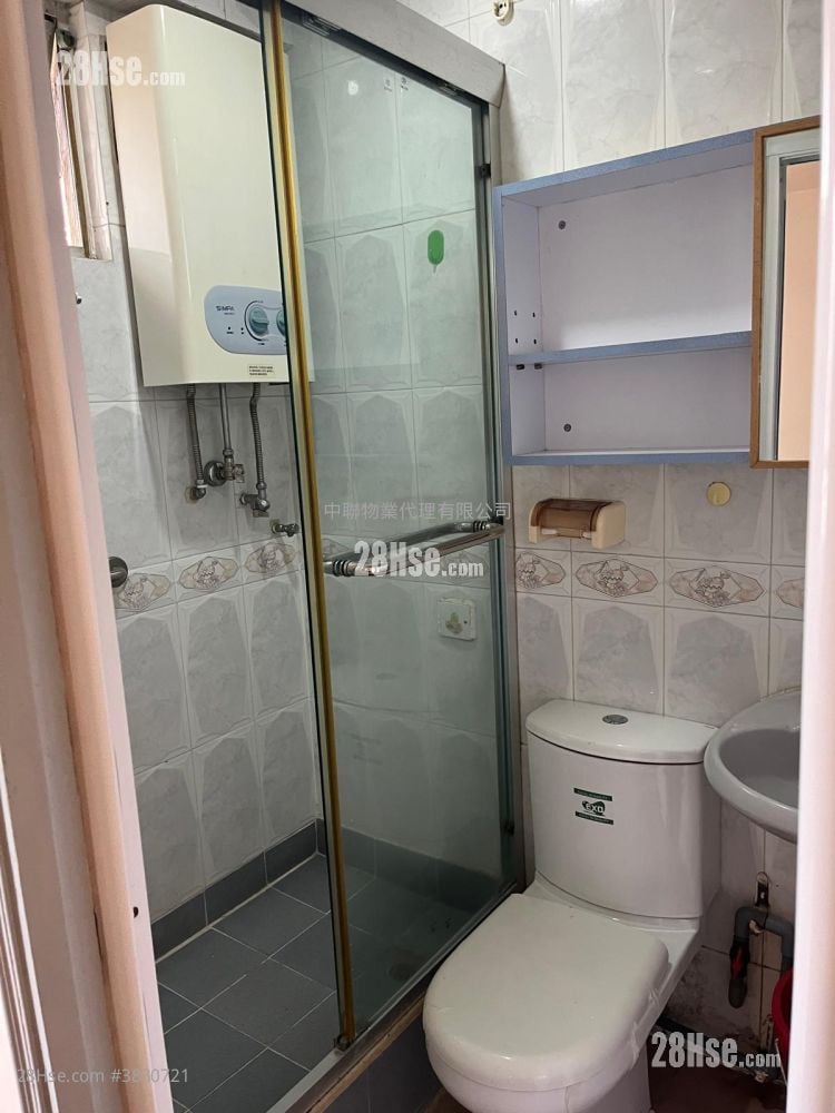 Yue Tin Court Sell 3 Bedrooms , 1 Bathroom 548 ft²