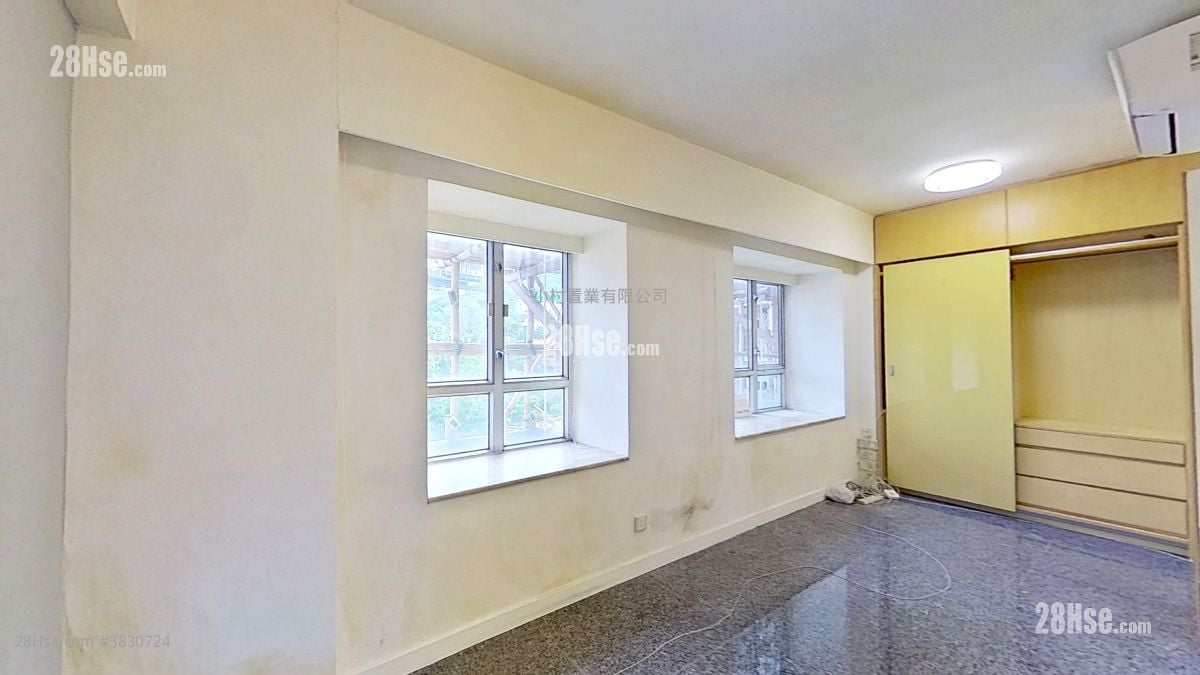 master room: Malibu Garden Sell 3 Bedrooms , 2 Bathrooms 596 ft²