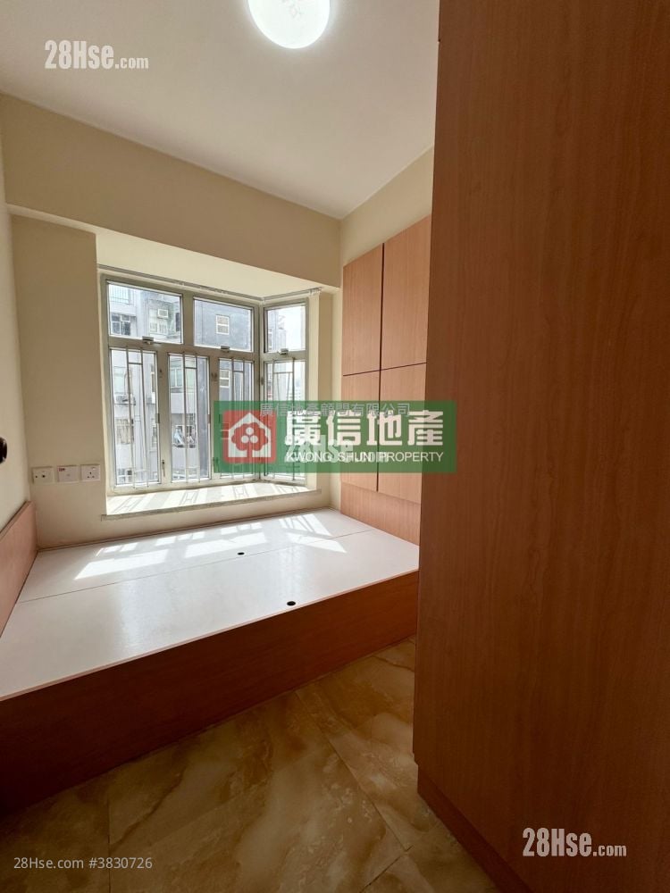 Shun On Building Rental 2 Bedrooms , 1 Bathroom 321 ft²