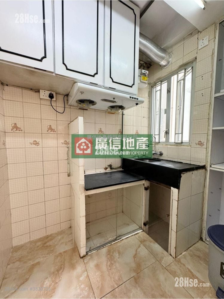 Shun On Building Rental 2 Bedrooms , 1 Bathroom 321 ft²