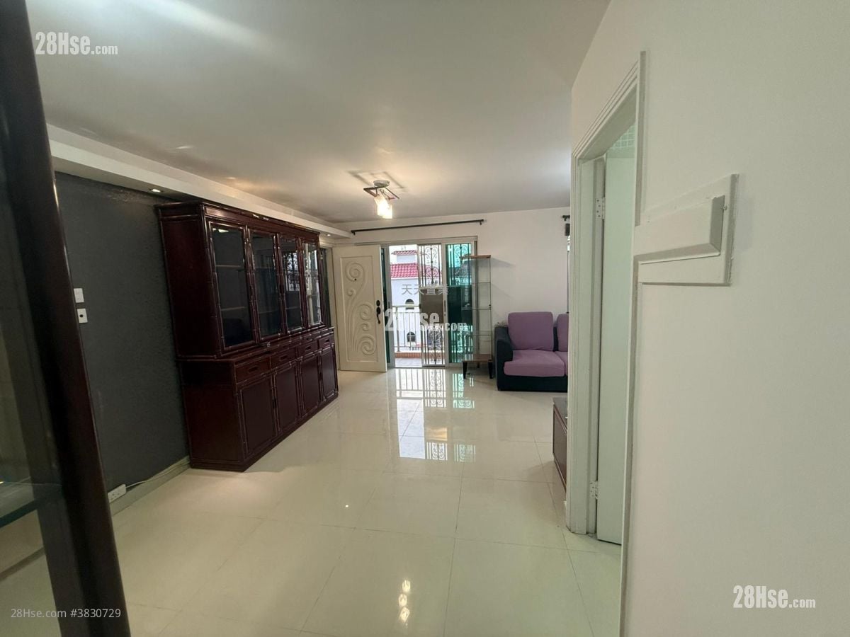Sai Sha Road Village Sell 3 Bedrooms , 1 Bathroom 700 ft²
