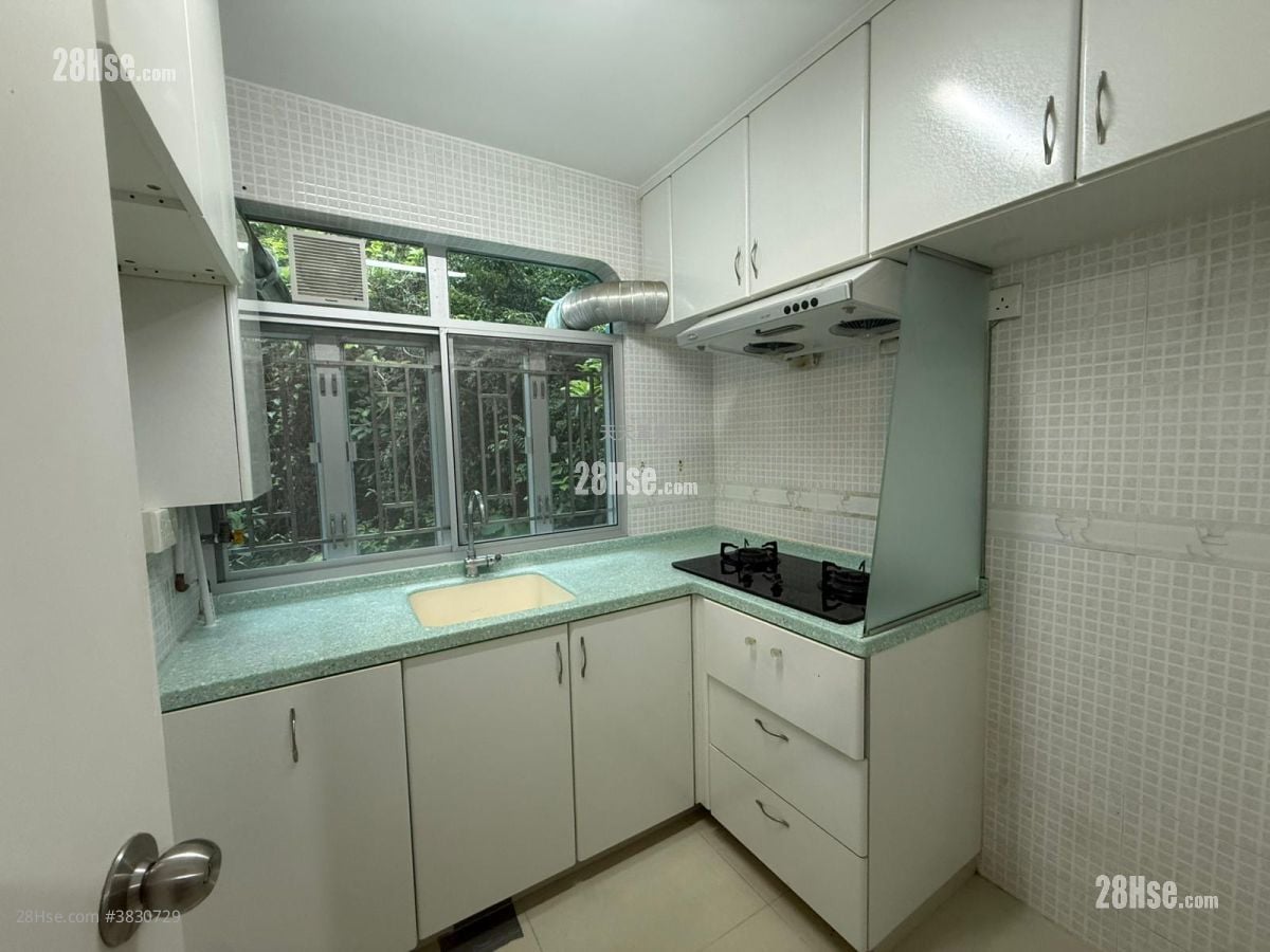 Sai Sha Road Village Sell 3 Bedrooms , 1 Bathroom 700 ft²