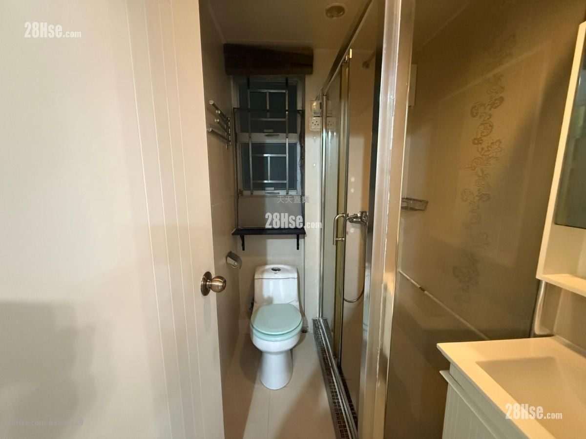 Sai Sha Road Village Sell 3 Bedrooms , 1 Bathroom 700 ft²