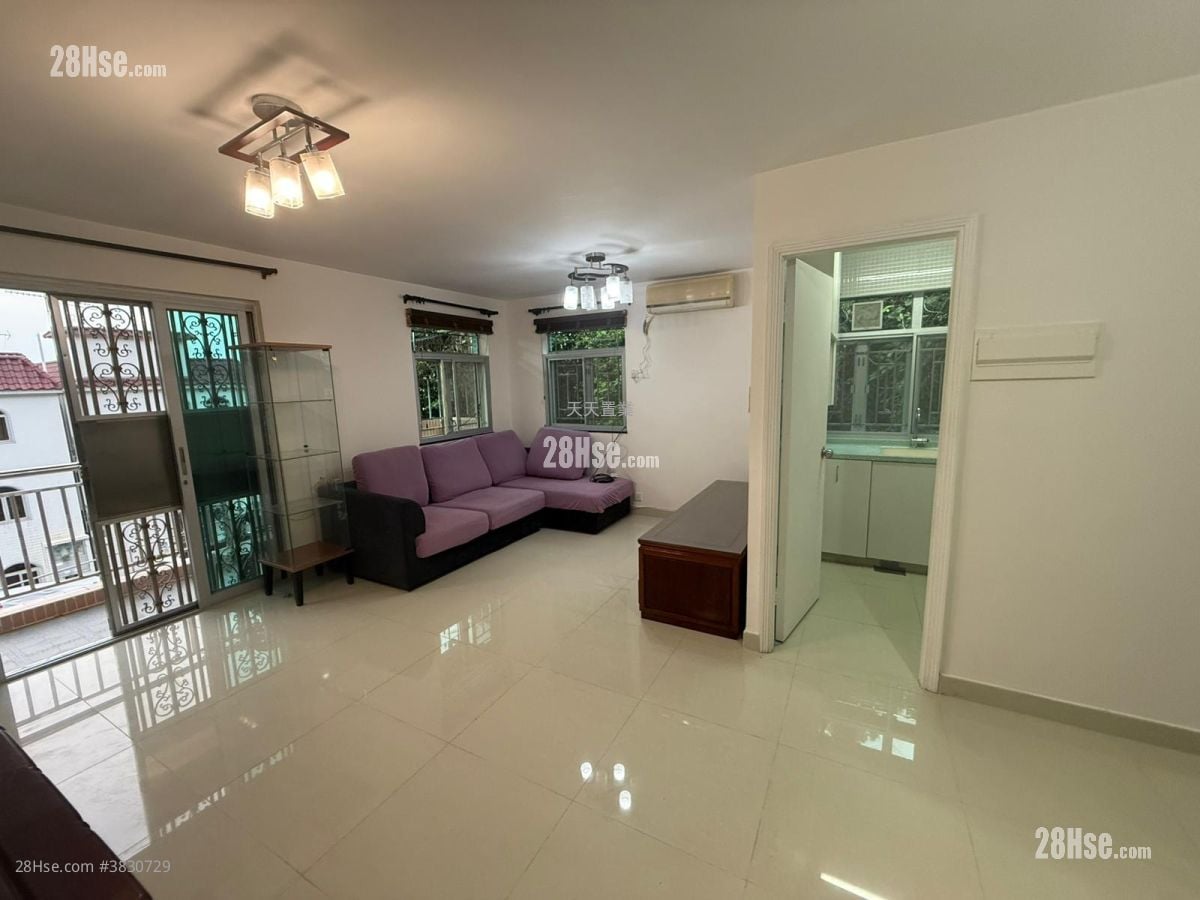 Sai Sha Road Village Sell 3 Bedrooms , 1 Bathroom 700 ft²