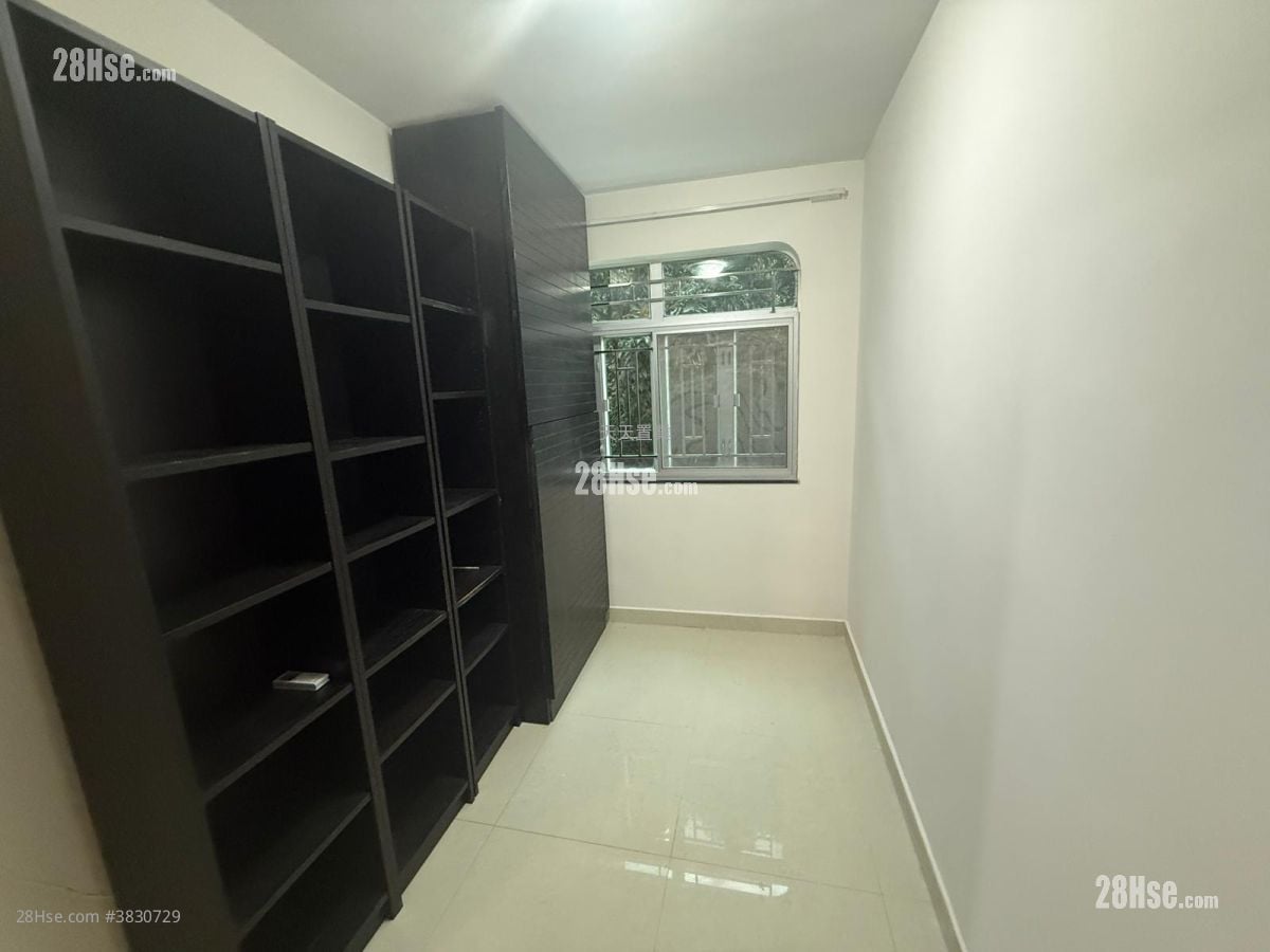 Sai Sha Road Village Sell 3 Bedrooms , 1 Bathroom 700 ft²
