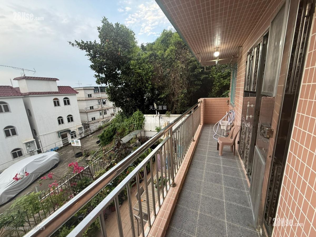 Sai Sha Road Village Sell 3 Bedrooms , 1 Bathroom 700 ft²