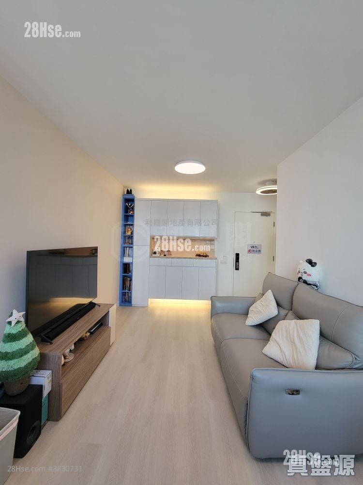 Hoi Lok Court Sell 2 Bedrooms , 1 Bathroom 394 ft²